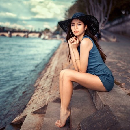 Ян Гэ босиком