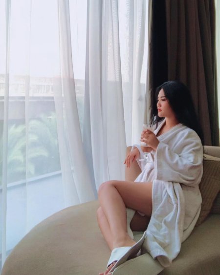 Альвина Амирян ступни