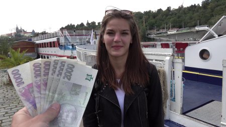 Чехия девушки деньги