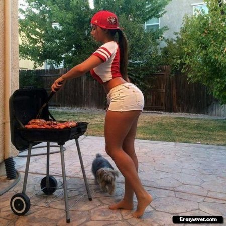 Девушка барбекю