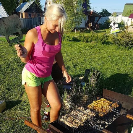 Женщина на даче