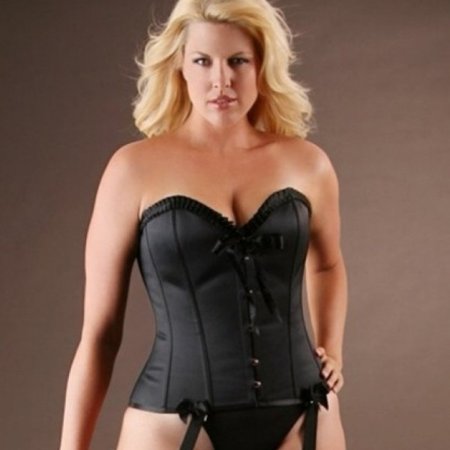 Женщины в возрасте в корсетах