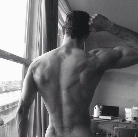 Мужчина сзади