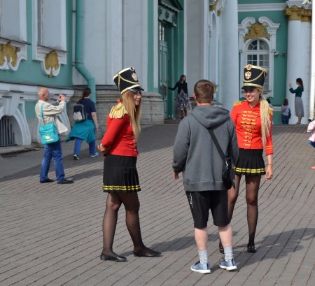 Гусарочки у Авроры