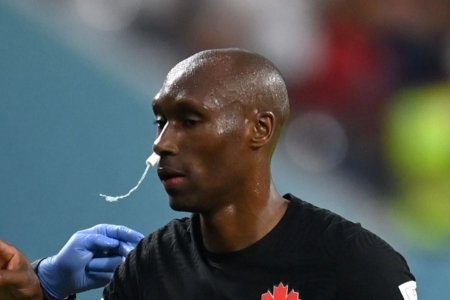 Канадец футболист с тампоном