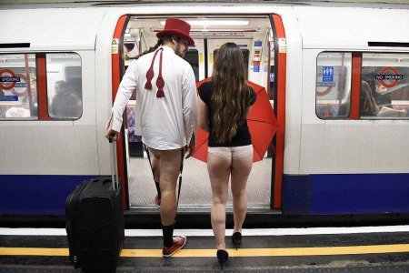 No Pants Subway Ride Москва