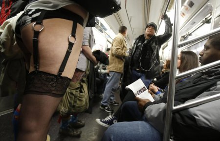 Попки в общественном транспорте