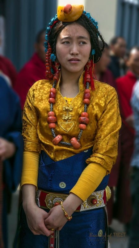 Красивые тибетские девушки