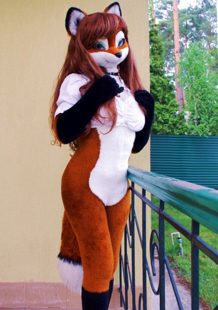 Winfoxi fursuit