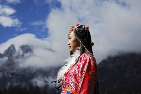 Тибет девушки