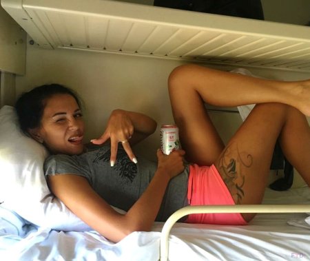 Девушка в поезде