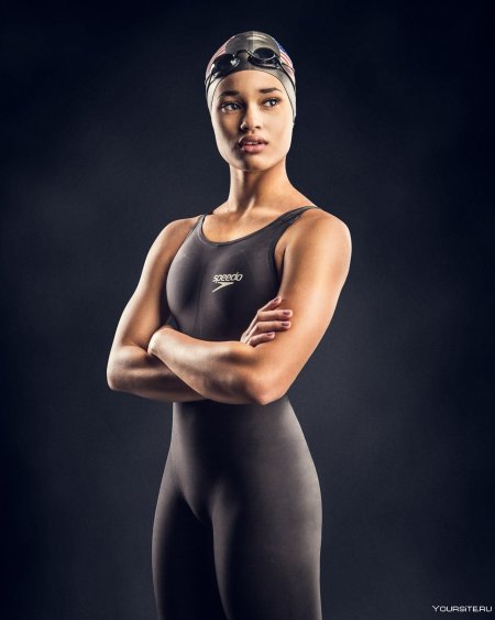 Профессиональные пловчихи