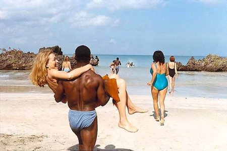 Африканцы на пляже