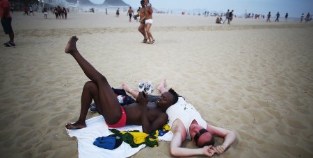 Жены туризм в Гамбии