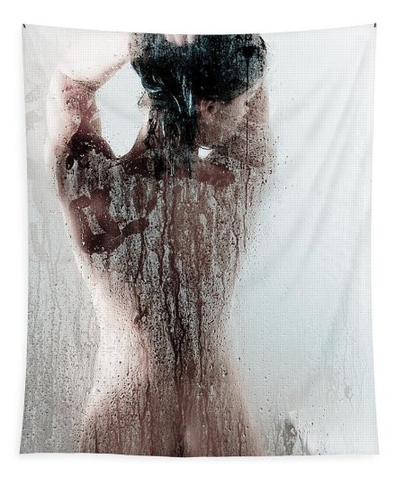 Женское тело в душе