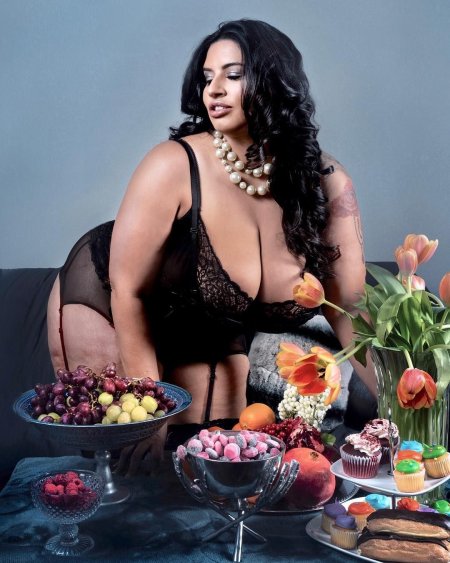 Соблазнительные толстушки