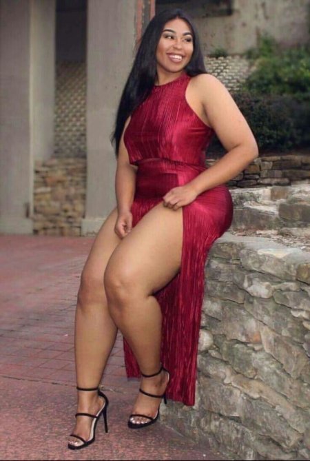 Красивые девушки с большими ляжками