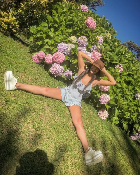 Полина Гагарина на каблуках