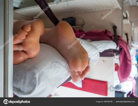 Стопы в поезде