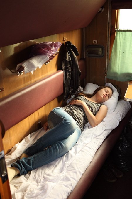 Девушка в поезде