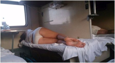 Девушка в поезде