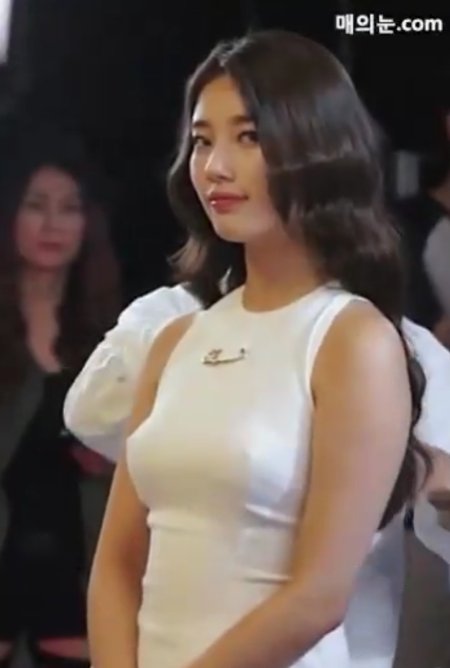 Азиатские девушки без бюстгальтера