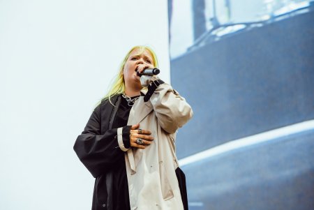 Alma певица Bonfire