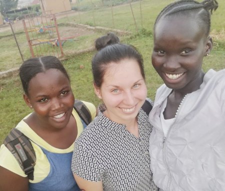 Уганда девушки