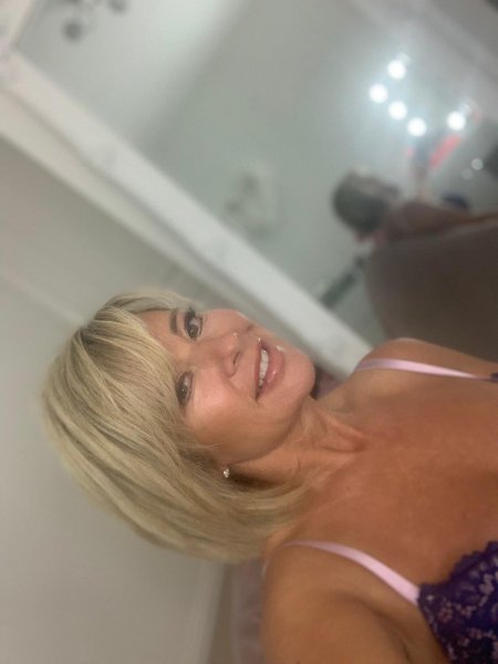 Трейси Колеман блондинка