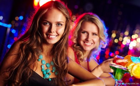 Красивые девушки в клубе