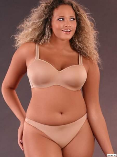 Полная женщина в нижнем белье