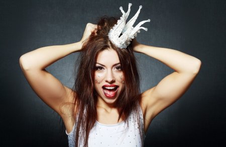 Веселая девушка