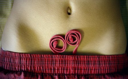 Пупок выпуклый красивый