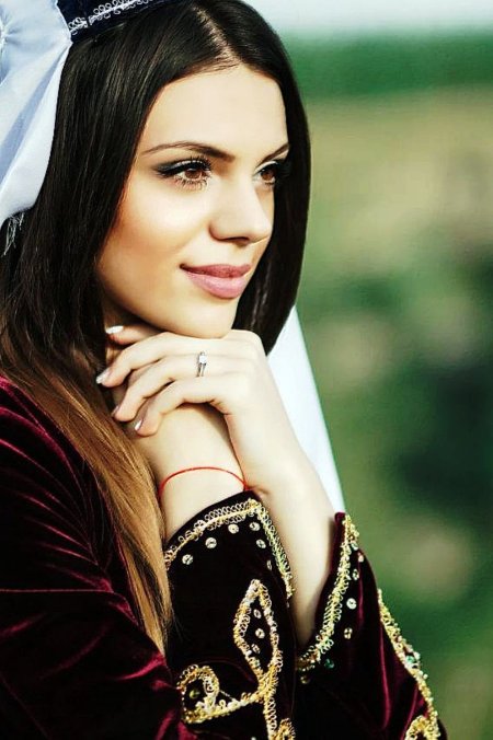 Красивые девушки армянки