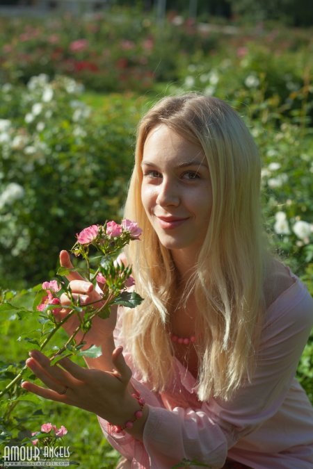 Очень красивая блондинка