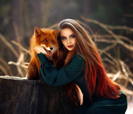 Лисий взгляд у девушки