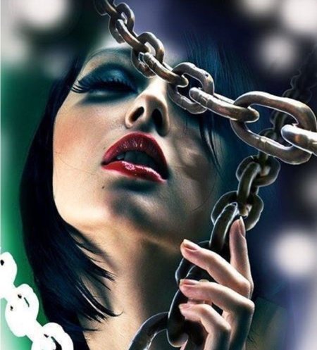 Девушки закованные в цепи