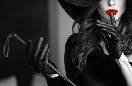 Девушка в шляпе