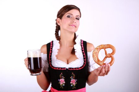 Красивые Баварские девушки