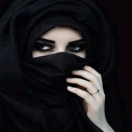 Мусульманка в черном
