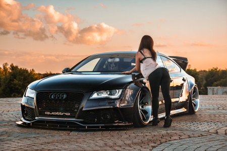 Красивые девушки и Ауди