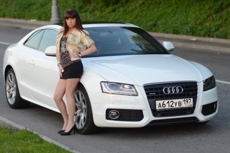 Красивые девушки и Ауди