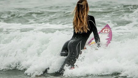 Алана Бланчард серфинг