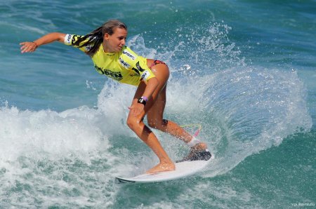 Кэтрин Диас серфингистка