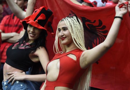 Албанские девушки