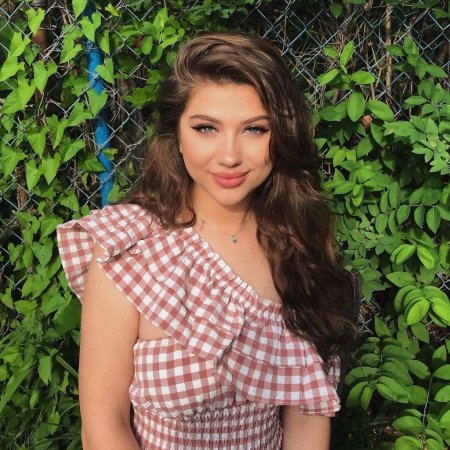 Албанские девушки