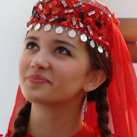 Уйгурка Mahire Emet