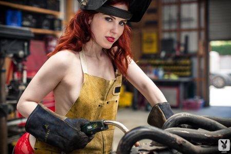 Сварщица Екатерина кофе