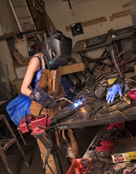 Женщины в сварке