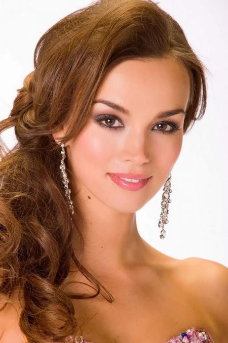 Красивая женщина